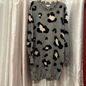 Blk leopard spot sweater dress w/distressed hems